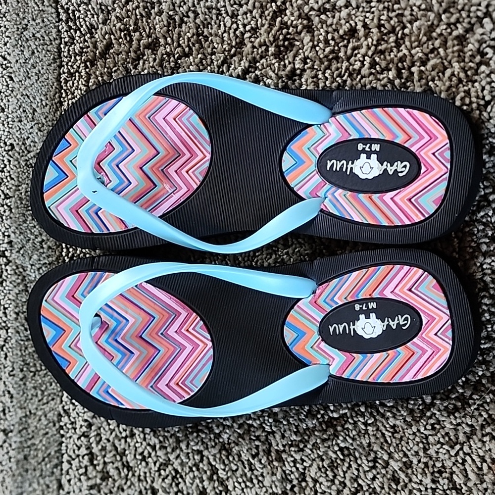 ⬇️Last chance⬇️GaaHuu Ladies Flip Flops, Size M 7-8, NWOT